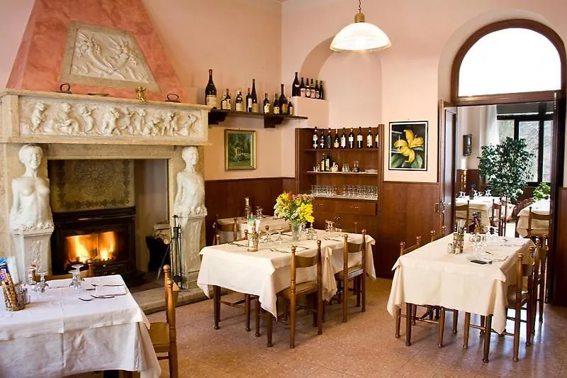 ホテル Albergo Sala ヴァルブローナ