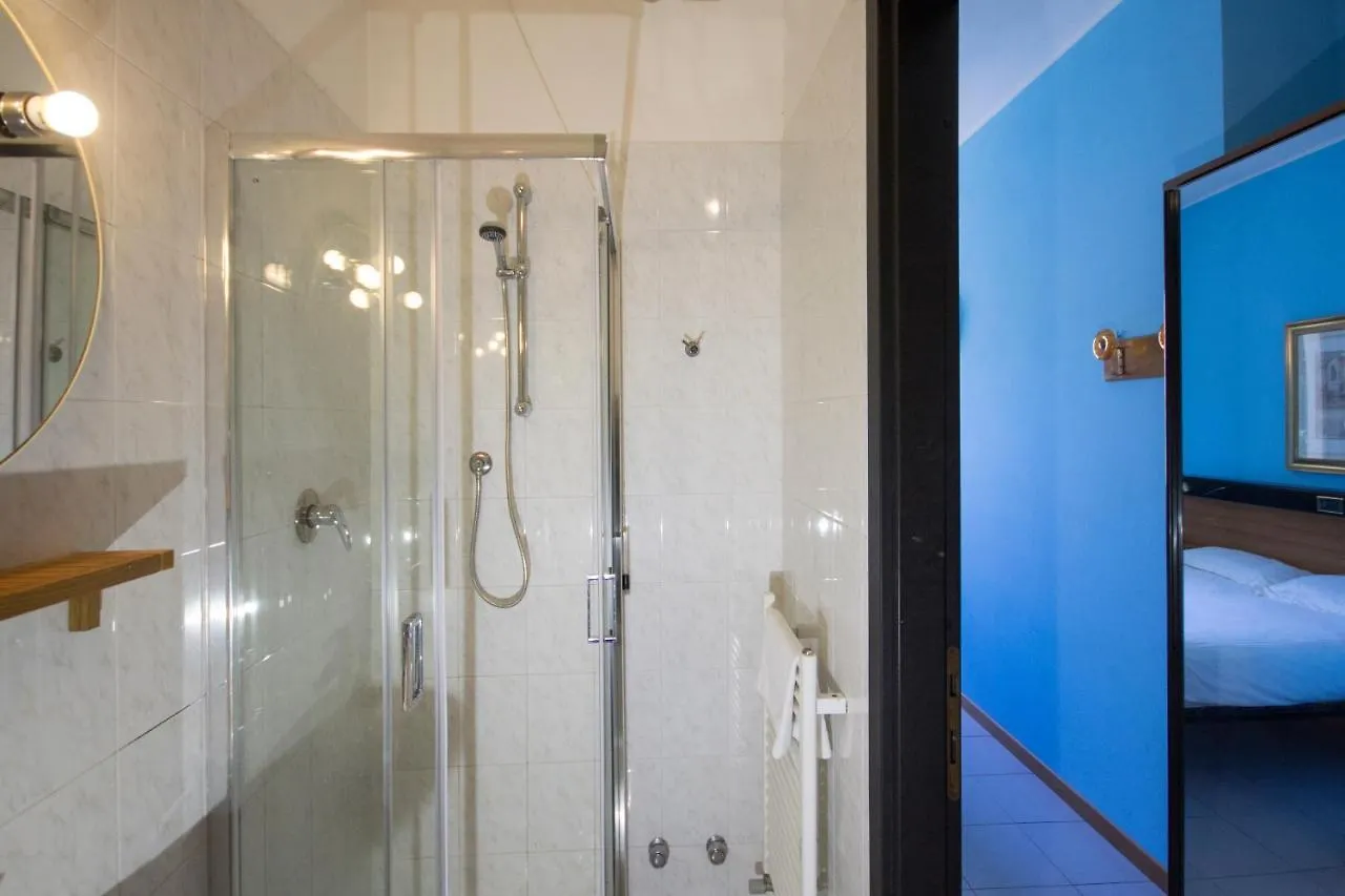 Albergo Sala Valbrona 2*,